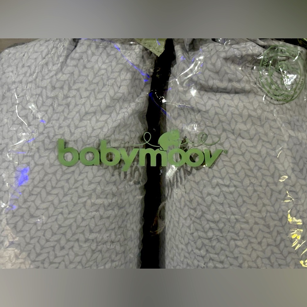 Baby Moov B. Love Maternity Pillow - Picture 4 of 6